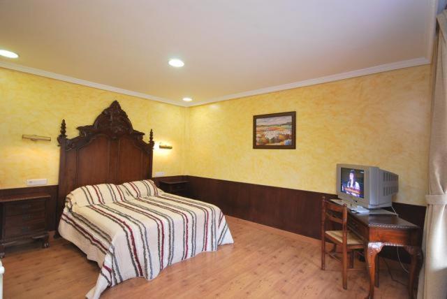 Hotel Arenas De Cabrales- Apartamentos エクステリア 写真
