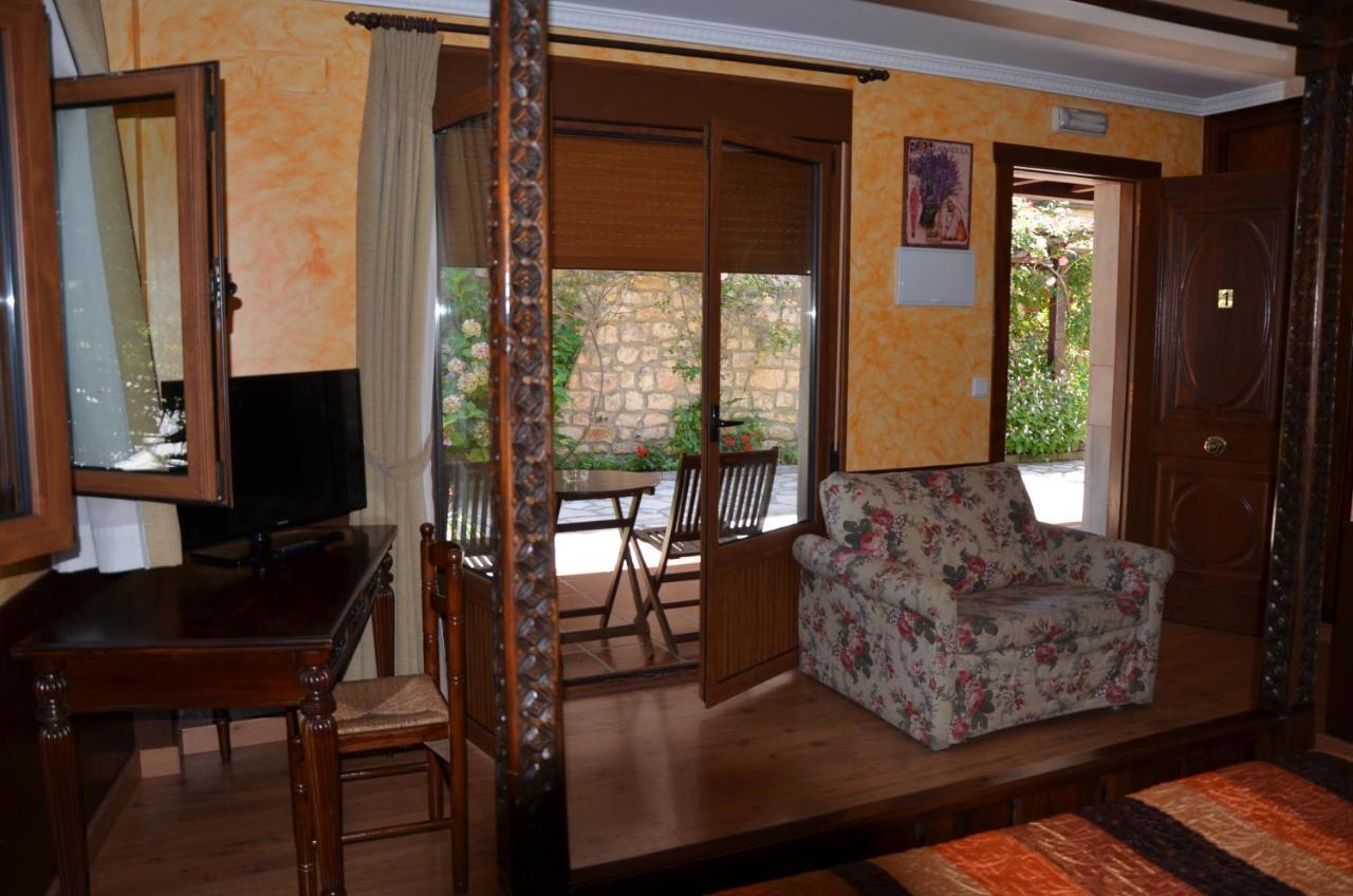 Hotel Arenas De Cabrales- Apartamentos エクステリア 写真